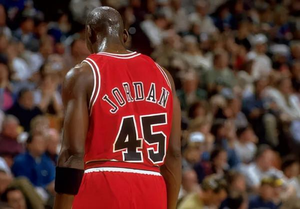 NBA紀實連載48：巔峰喬丹為什麼退役，喬丹右手食指到底怎麼了