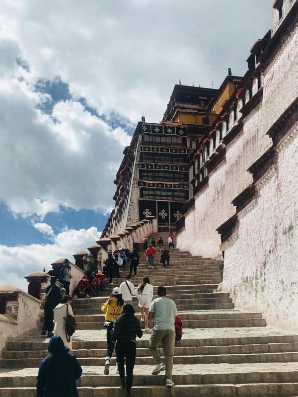 截止2022年3月15日,布達拉宮執行預約免費參觀政策,是真的嗎? 截止2022年3月15日,布達拉宮執行預約免費參觀政策,是真的嗎?