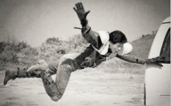 靠演《天龍八部》爆紅，炒股虧千萬，“鳩摩智”李國麟如今怎樣了