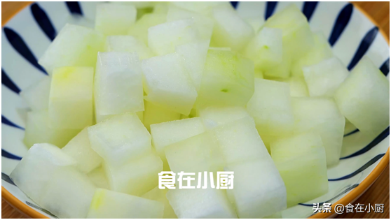 冬瓜和蝦仁真是絕配,立秋後我家天天吃,上桌後連湯汁都不剩 冬瓜和蝦仁真是絕配,立秋後我家天天吃,上桌後連湯汁都不剩