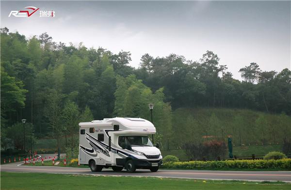 兩小時可將23.6度電充滿,瑞弗最新S820進口依維柯雙拓展房車 兩小時可將23.6度電充滿,瑞弗最新S820進口依維柯雙拓展房車