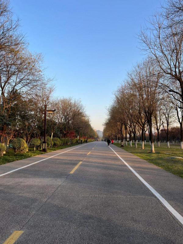 堅持原則，不破底線