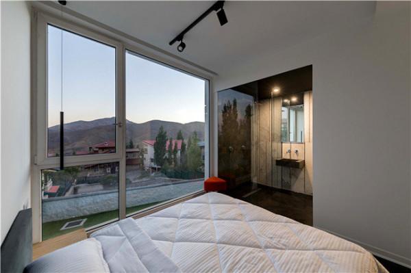 地基不夠,“身高”來湊 / 懸式住宅 地基不夠,“身高”來湊 / 懸式住宅