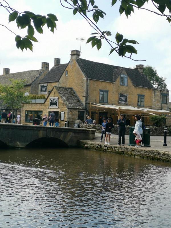 賞英國鄉村如畫美景，侃畫外音