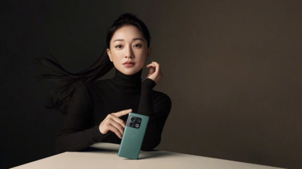 周迅胡歌新廣告拍出豪門姐弟感！周迅穿小黑裙變香奈兒公主，超美