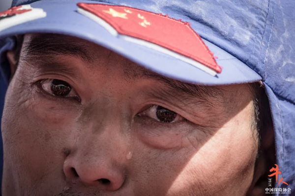 能“活活”跑完400公里的都是些什麼人？揭開鏡頭下真實的跑者