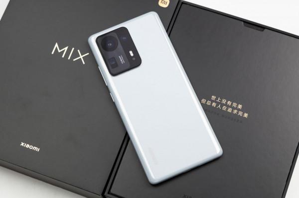 用了三年iPhone之後,我決定把iPhone換成這個陶瓷“工藝品” 用了三年iPhone之後,我決定把iPhone換成這個陶瓷“工藝品”