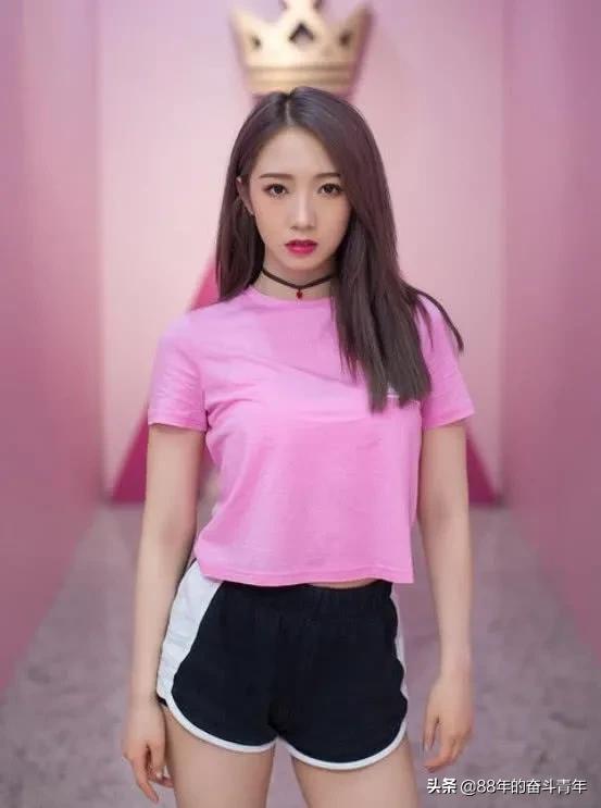 “宇宙少女”孟美岐 “宇宙少女”孟美岐