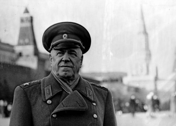 蘇聯傳奇狙擊手：黃面板、 煙不離手，4年殺敵368個