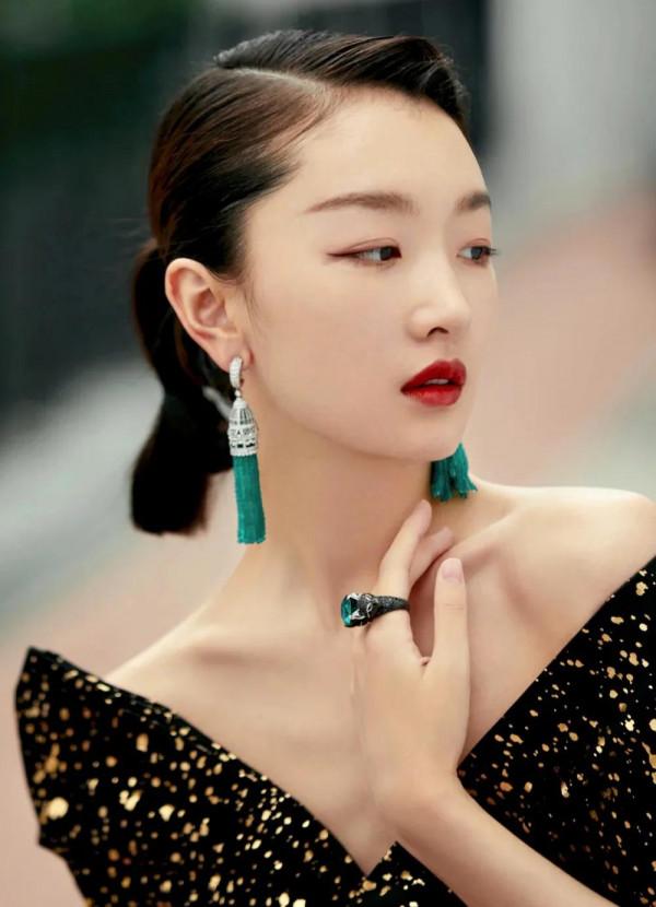 周冬雨的臉一上鏡就是高階電影臉