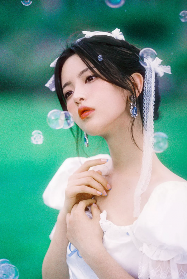 楊超越是“整”了嗎?怎麼突然美成王祖賢了? 楊超越是“整”了嗎?怎麼突然美成王祖賢了?