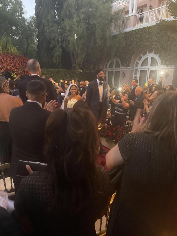 祝福！肯塔基大學男籃主帥曬出與考辛斯參加戴維斯婚禮照