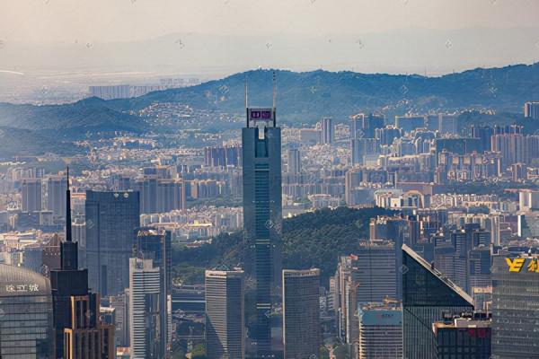 美國遊客拍到廣州“中信廣場”，引發網友討論：中國建設很強大