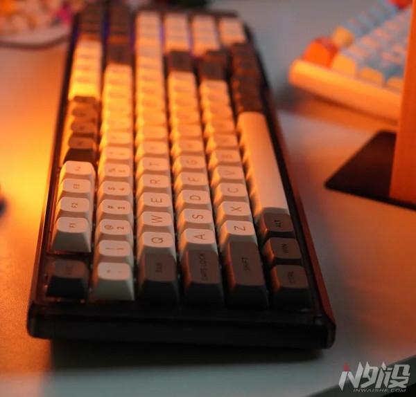 Darmoshark K7 Pro三模無線機械鍵盤體驗