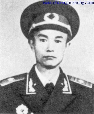 八路軍120師4個主力團的12位營長在1955年被授予什麼軍銜