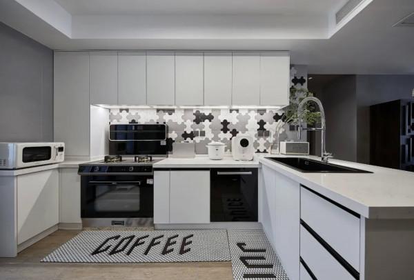 120㎡精裝修改造，為空間做“減法”，為生活做“加法”