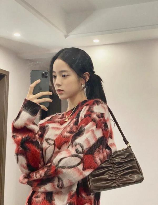 女明星微博氛圍拉滿，跨年穿搭存圖ing