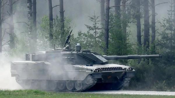 C1“公羊”坦克圖集（87圖）