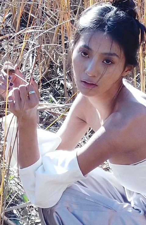 《愛情公寓》咖哩醬近照曝光，眼眶凹陷面容消瘦，網友：換了個頭