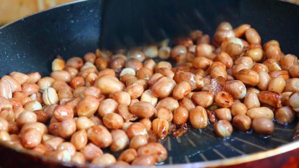 炒花生米別先放油了,50歲老爸教你一個不外傳絕招,香脆不黑焦 炒花生米別先放油了,50歲老爸教你一個不外傳絕招,香脆不黑焦