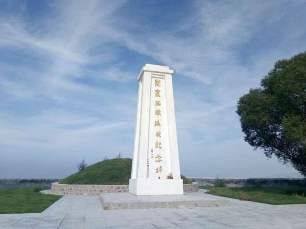 開國少將鄭國仲離家18年，1947年返鄉探親時，老母親：長官您找誰