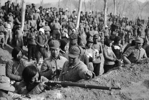 三八大蓋能打千米，現代步槍只能打400米，要距離還是精準？