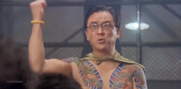 香港演員賣3億豪宅,馬桶20W、花瓶60W,卻帶家人住進小房子 香港演員賣3億豪宅,馬桶20W、花瓶60W,卻帶家人住進小房子