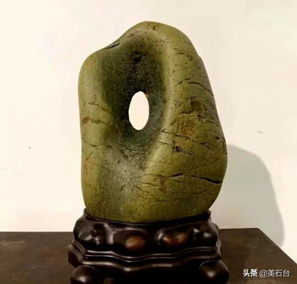 四川有種綠石頭,隨便撿到一塊都能賣幾萬 四川有種綠石頭,隨便撿到一塊都能賣幾萬