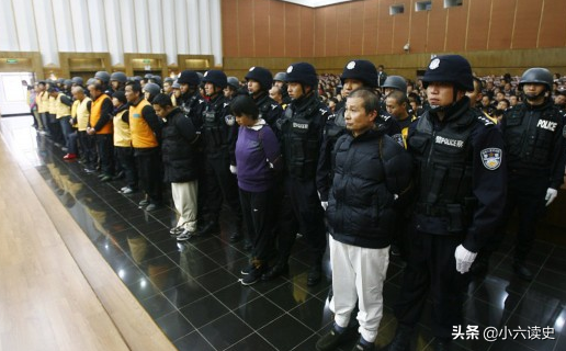 雲南“土黃後”楊菊芬,從洗腳小妹變成帶著全家販毒的大毒梟 雲南“土黃後”楊菊芬,從洗腳小妹變成帶著全家販毒的大毒梟