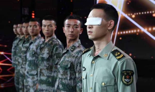 英雄杜富國：排雷時不幸受傷，榮獲一等功，如今享受什麼待遇？