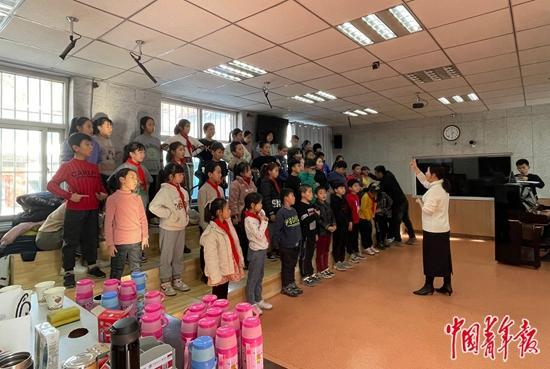 山村孩子唱響《奧林匹克頌歌》，這份感動有理由留得更久