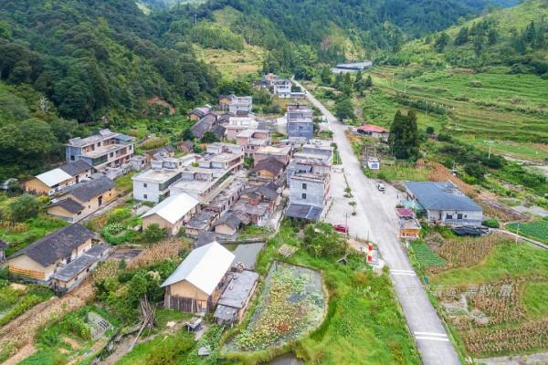 抄近路速登海拔1888米的廣東第二峰,下山途中意外受傷骨折 抄近路速登海拔1888米的廣東第二峰,下山途中意外受傷骨折