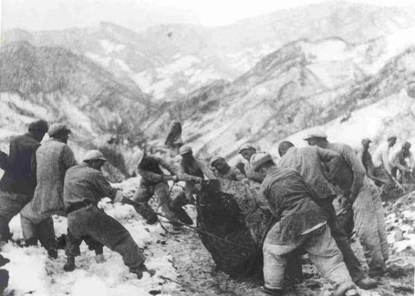 廣西軍醫獲死刑後天天研究藥書，遭眾人嘲笑，不久志願軍來信感謝