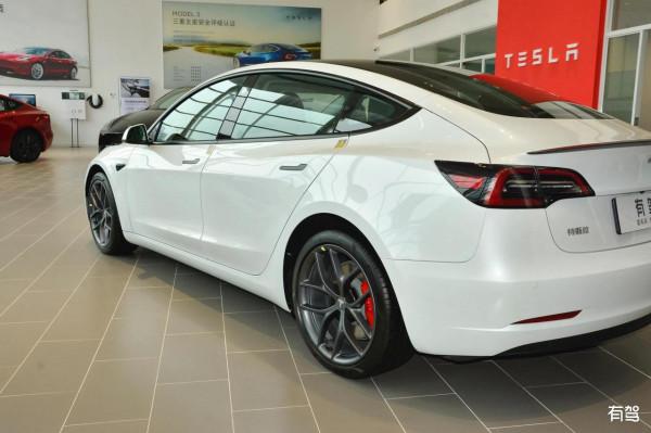 特拉斯將花落誰家? 特拉斯將花落誰家?