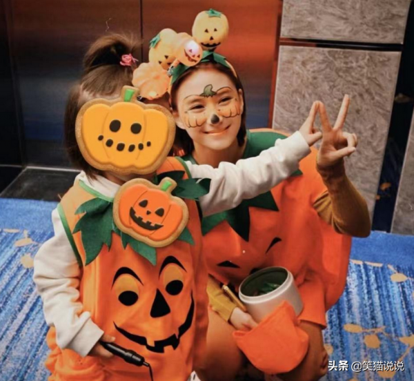 萬聖節打扮:朱珠女兒扮孔雀,何超蓮侄女扮南瓜,董璇女兒扮女巫 萬聖節打扮:朱珠女兒扮孔雀,何超蓮侄女扮南瓜,董璇女兒扮女巫