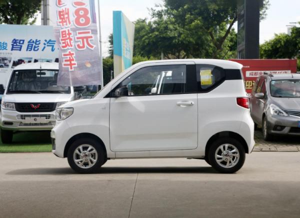 工薪族買車越經濟越好，這三款車都是自動擋，保養便宜還耐用