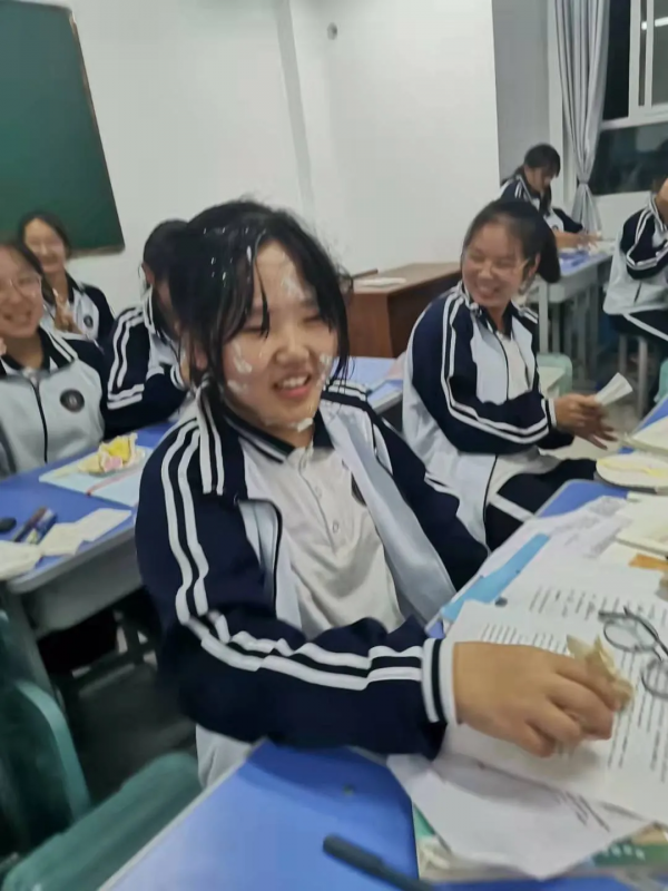 九月‖不止一個故事,不止一面六全 九月‖不止一個故事,不止一面六全