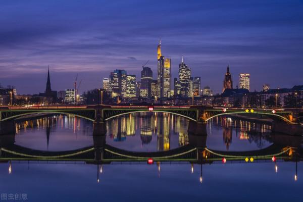 將時間拉長看，許家印和王健林之間，差了不止一個“賈躍亭”