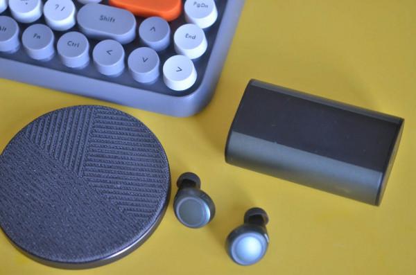 創新新款真無線,除了提升音質,新增了無線充電、主動降噪功能 創新新款真無線,除了提升音質,新增了無線充電、主動降噪功能