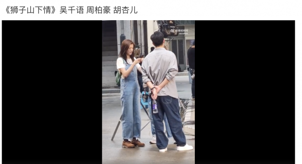吳千語和胡杏兒母子春節小聚，畫風和諧溫馨，再破不和傳聞