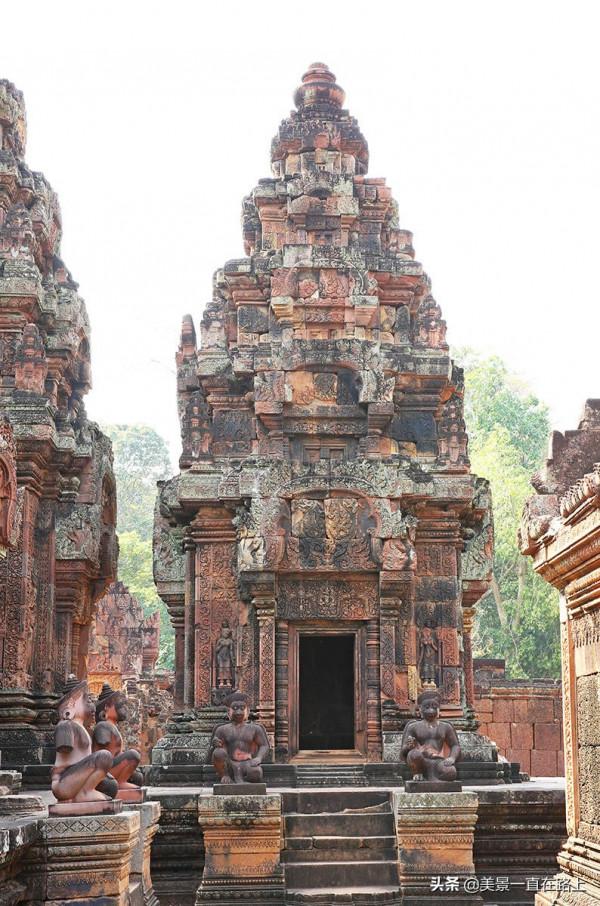 意象裡的吳哥3—女王宮，午後綻放的紅色玫瑰