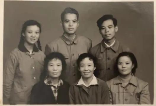 我國最小的烈士，出生8個月入獄，8歲喪命，84歲的哥哥含淚寫回信