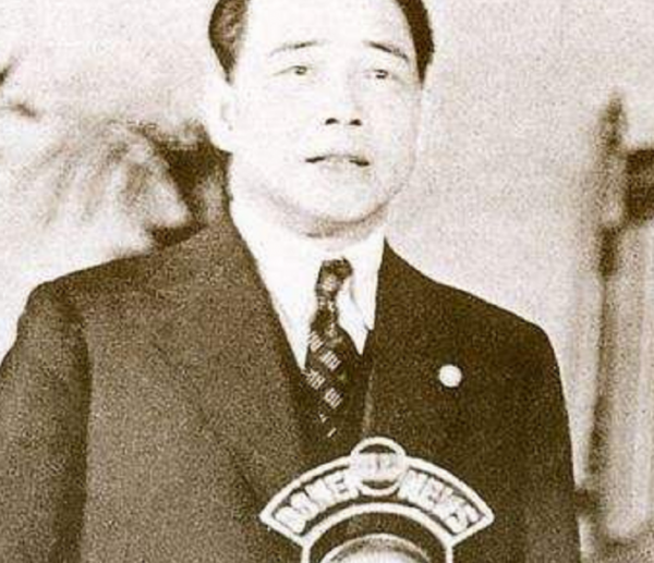 1944年汪精衛在日本去世，兩年後陵墓被炸，士兵意外發現神秘字條