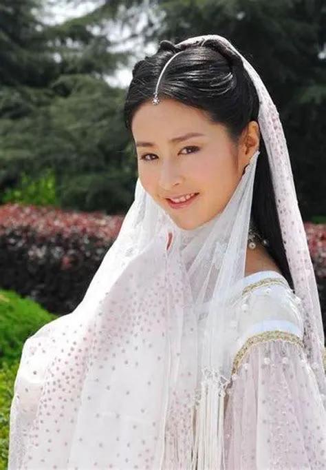 瘦成“紙片人”的5位明星，各有各的辛酸，混娛樂圈怎麼那麼難