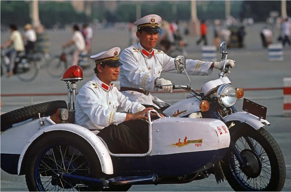 滿滿的感動，每一張老照片都是故事，美好的八十年代