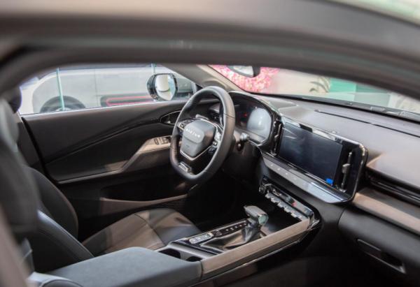 年輕人第一臺旅行車,空間賊大,起步不到8萬,到店實拍Valli 年輕人第一臺旅行車,空間賊大,起步不到8萬,到店實拍Valli