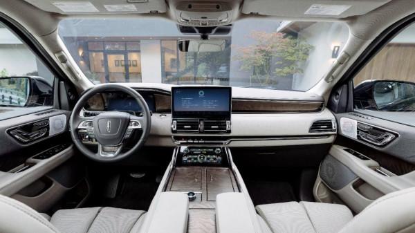 尺寸比寶馬X7還大，售價百萬的林肯新款領航員都變了些啥？