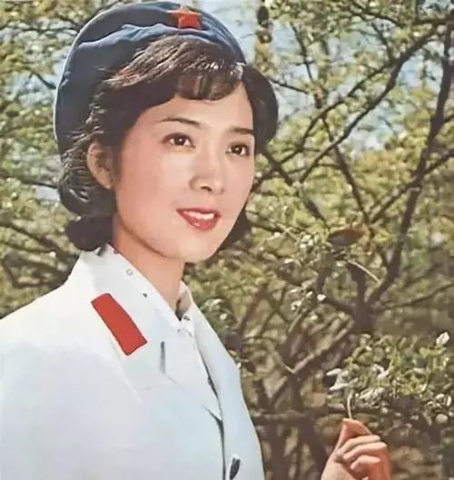 中國8大美人今昔顏值對比，有人整容顏垮，有人優雅老去，差距大