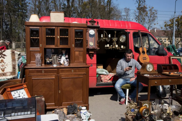寶貝藏在哪?藏在波蘭跳蚤市場 寶貝藏在哪?藏在波蘭跳蚤市場