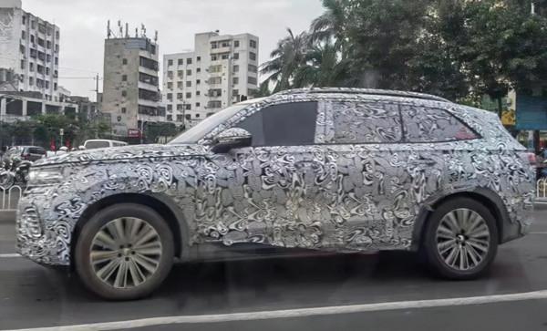 長城首款轎車即將亮相;換C級同款內飾,賓士全新GLC曝光 長城首款轎車即將亮相;換C級同款內飾,賓士全新GLC曝光